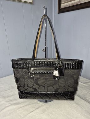 Coach Signature Poppy Shopper Tote